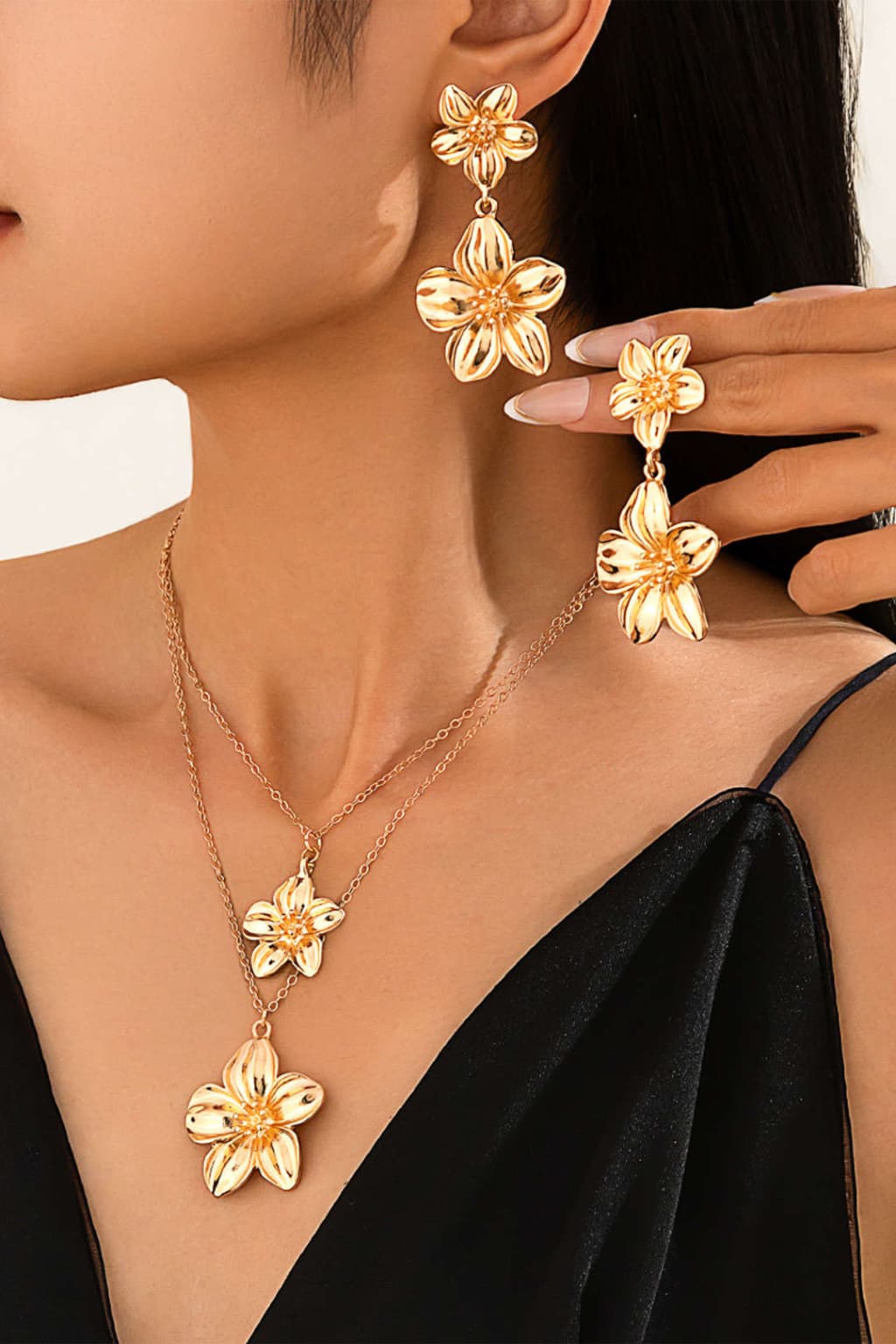 Women's Gold-Toned Floral Pendant Layered Necklace and Dangle Earrings Set