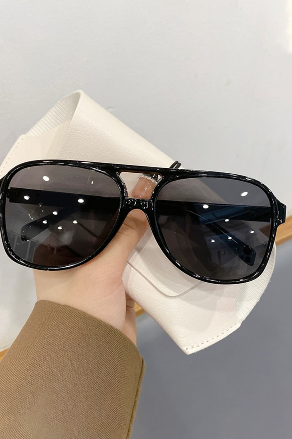 Unisex Classic Aviator Sunglasses  Full Frame Dark Lens