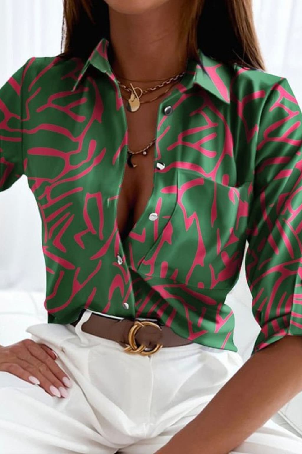 Women’s Tailored Fit Shirt with Abstract Print Detail