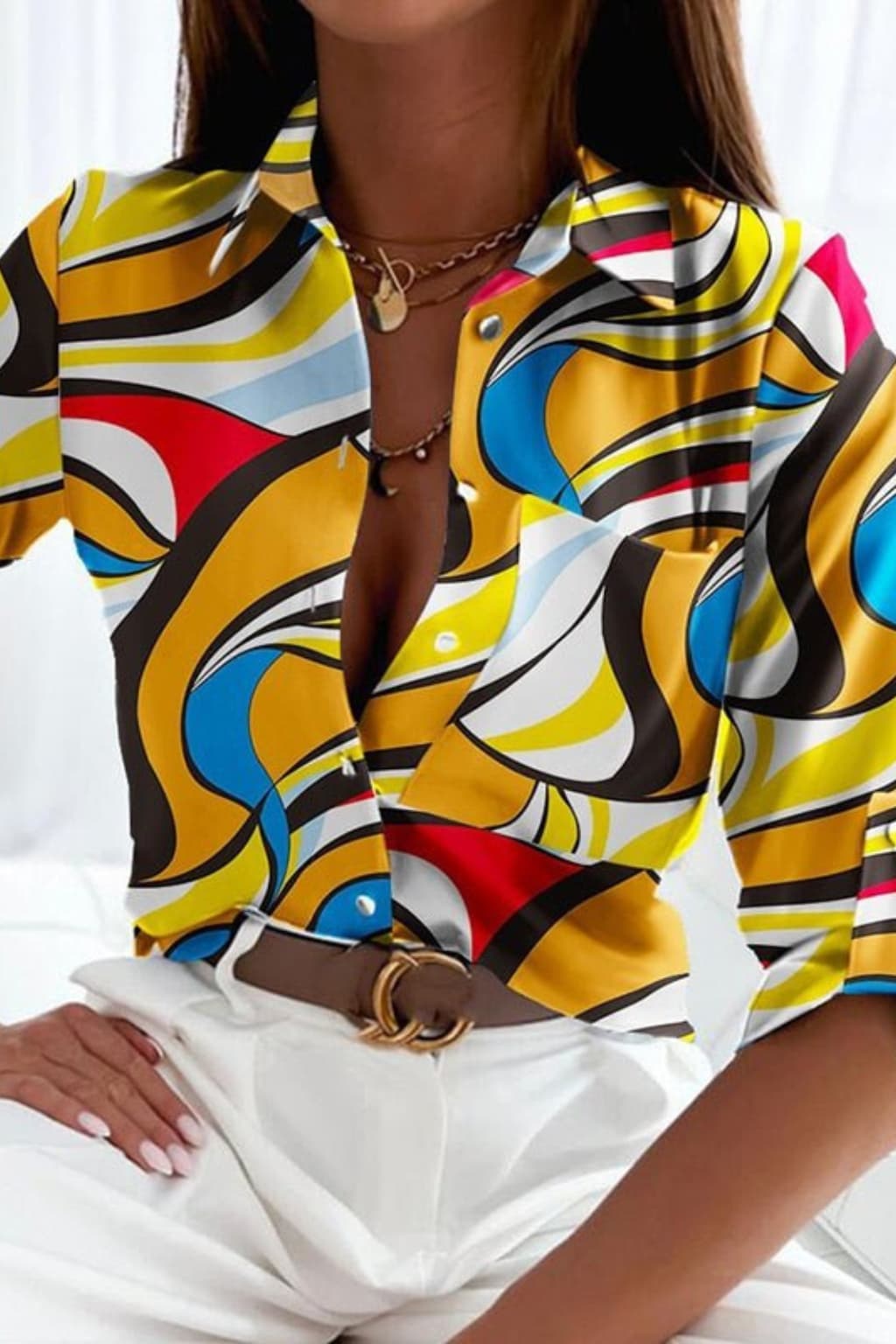 Women’s Tailored Fit Shirt with Abstract Print Detail