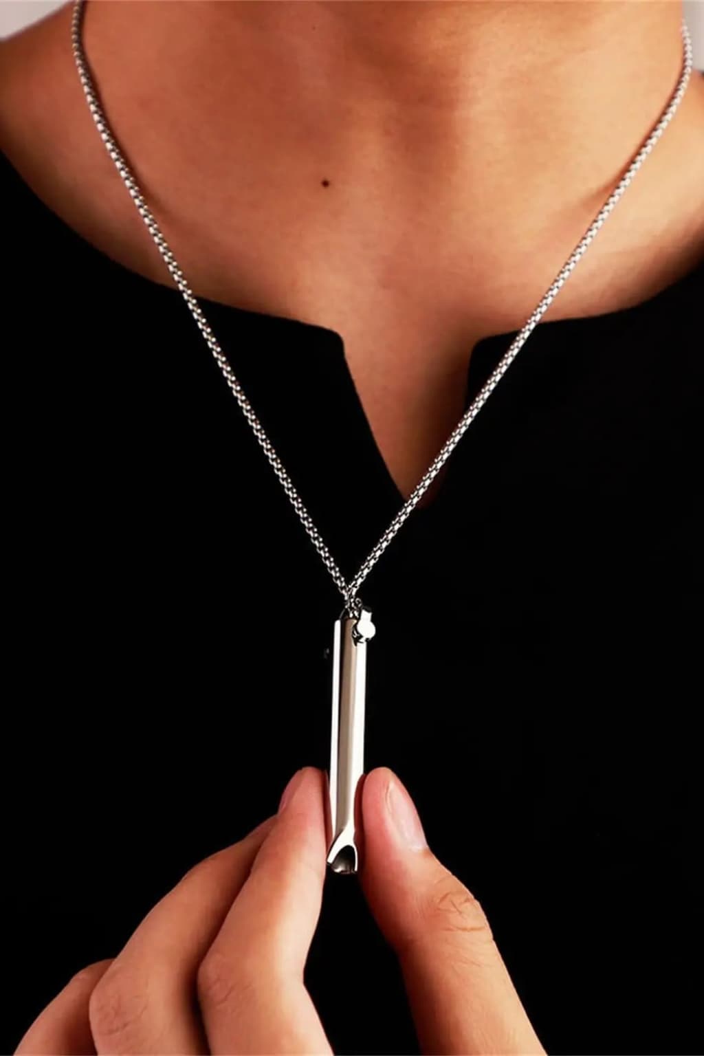 Unisex Silver Cylinder Pendant Necklace for Daily Wear